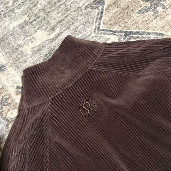 Lululemon Scuba Track velvet Jacket size 4 Brown - Picture 8 of 8